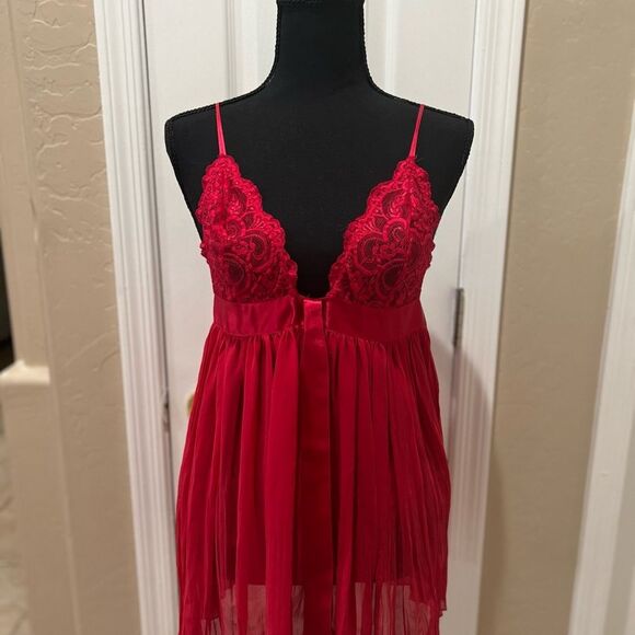Victoria's Secret Other - Victoria’s Secret red intimate, medium